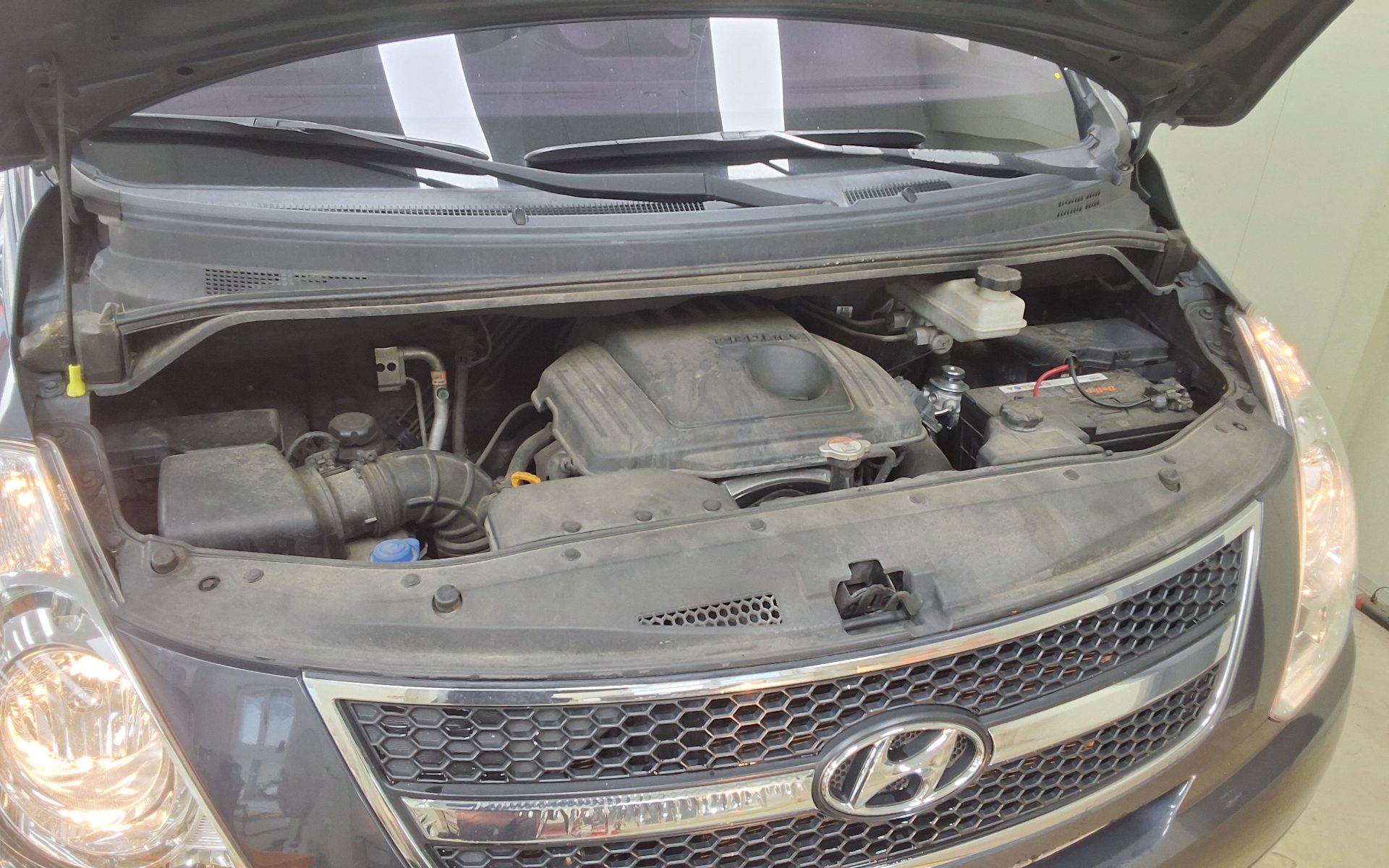 2016 - hyundai grand starex