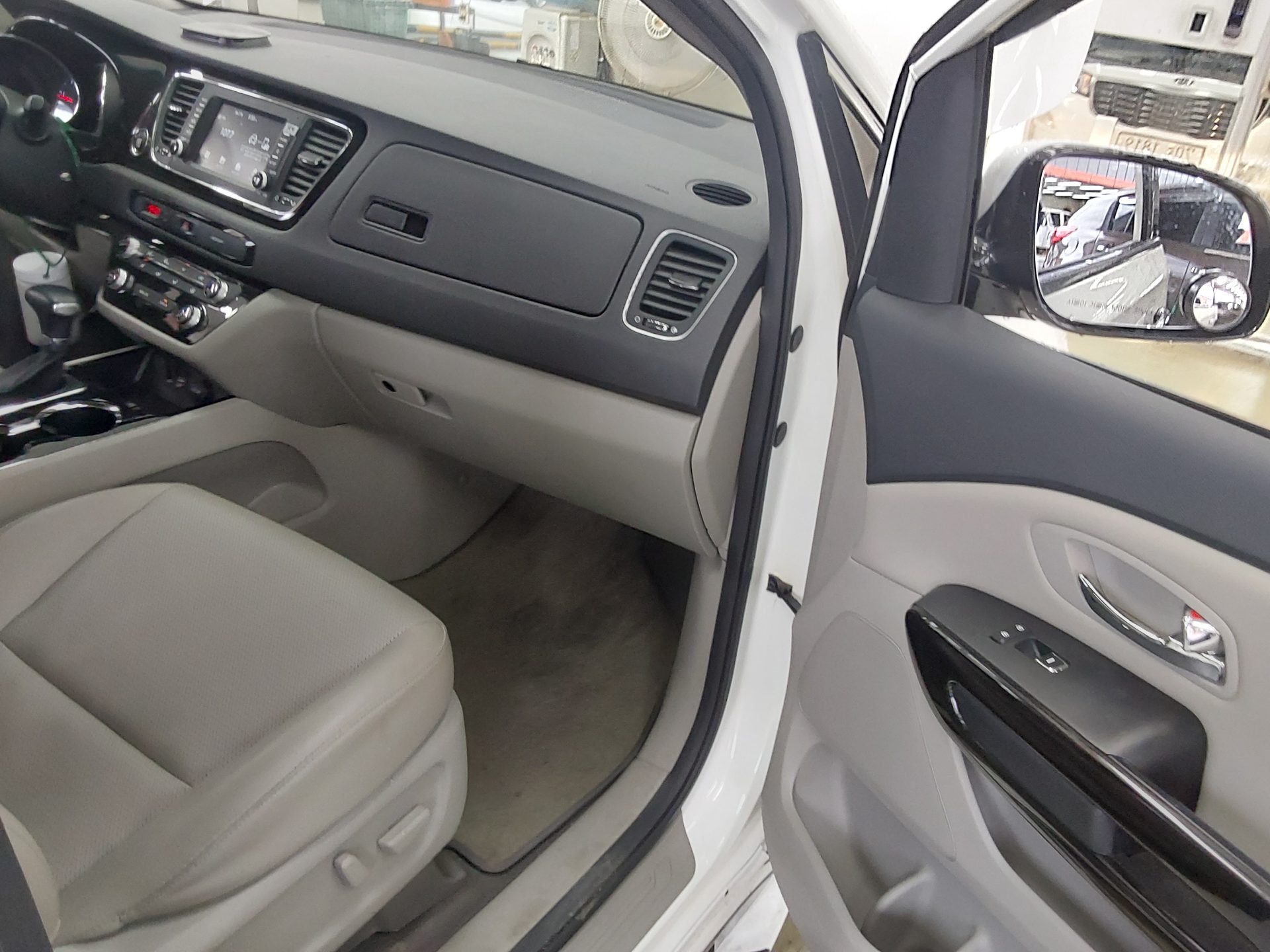 2019 - kia carnival