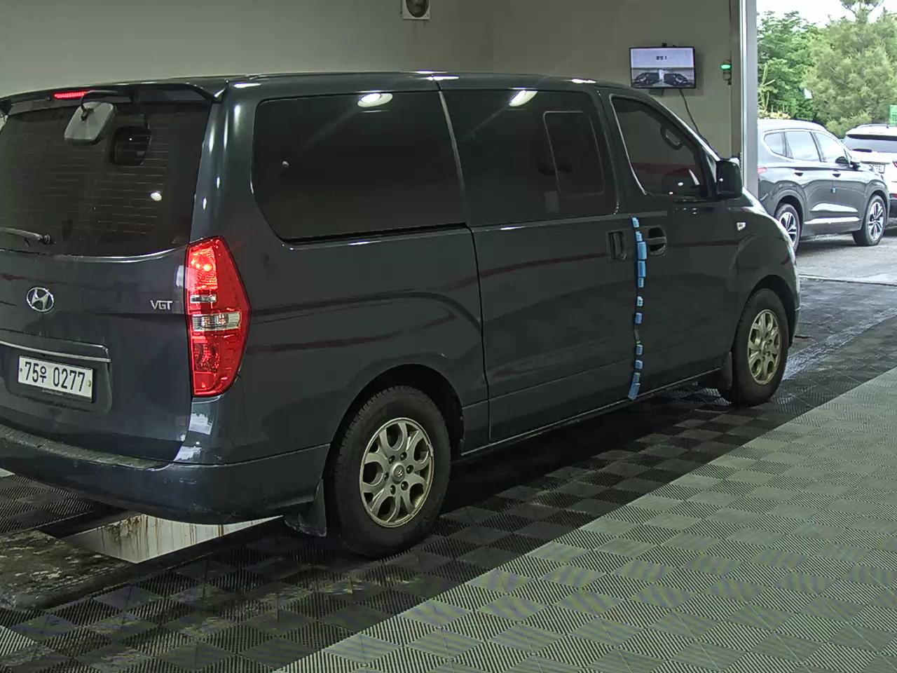 2016 - hyundai grand starex