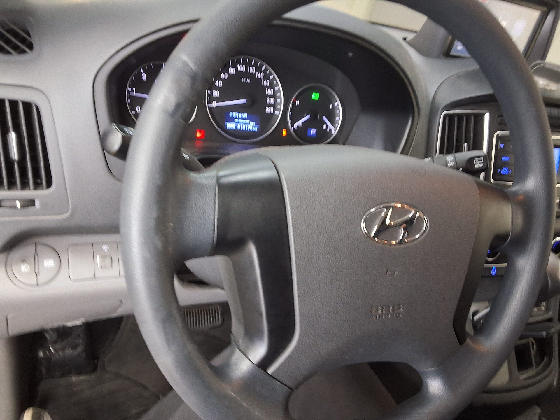 2018 - hyundai grand starex