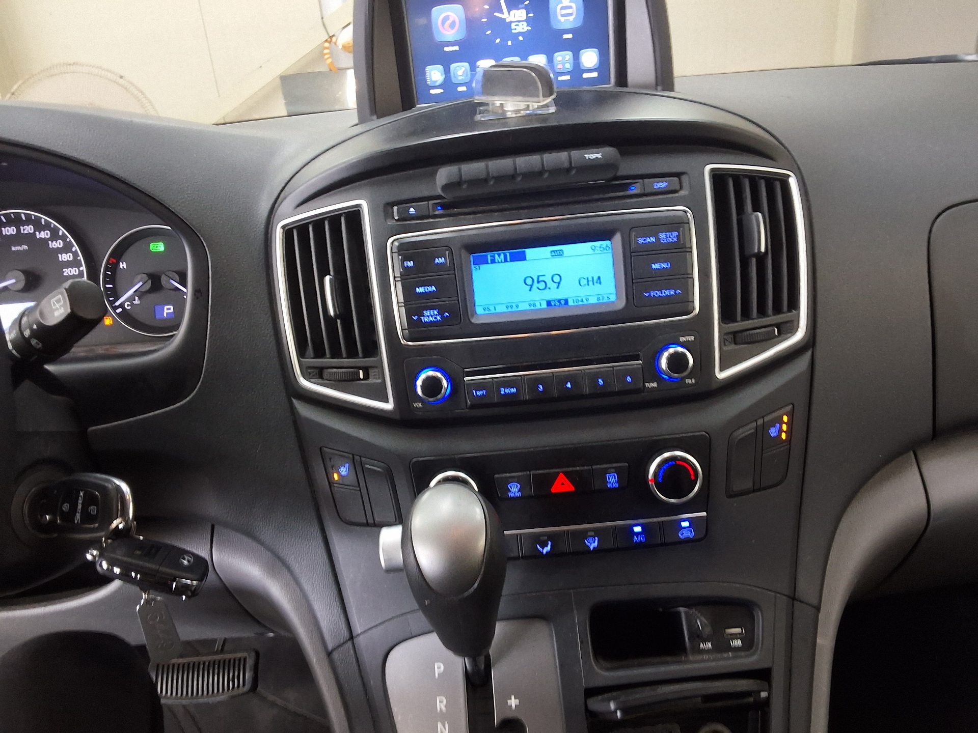 2018 - hyundai grand starex