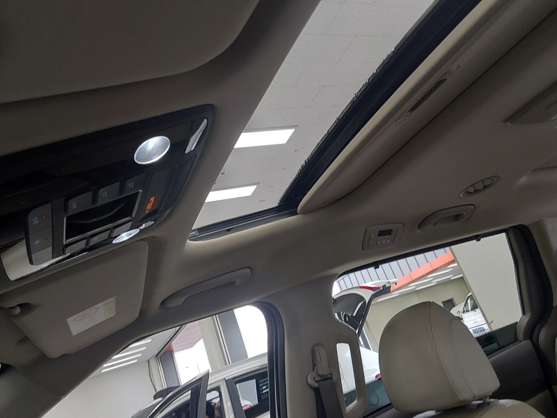 2021 - kia carnival