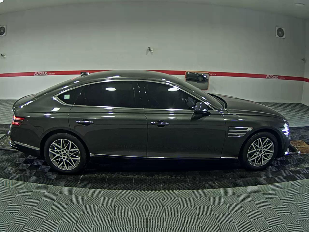 2025 - genesis g80