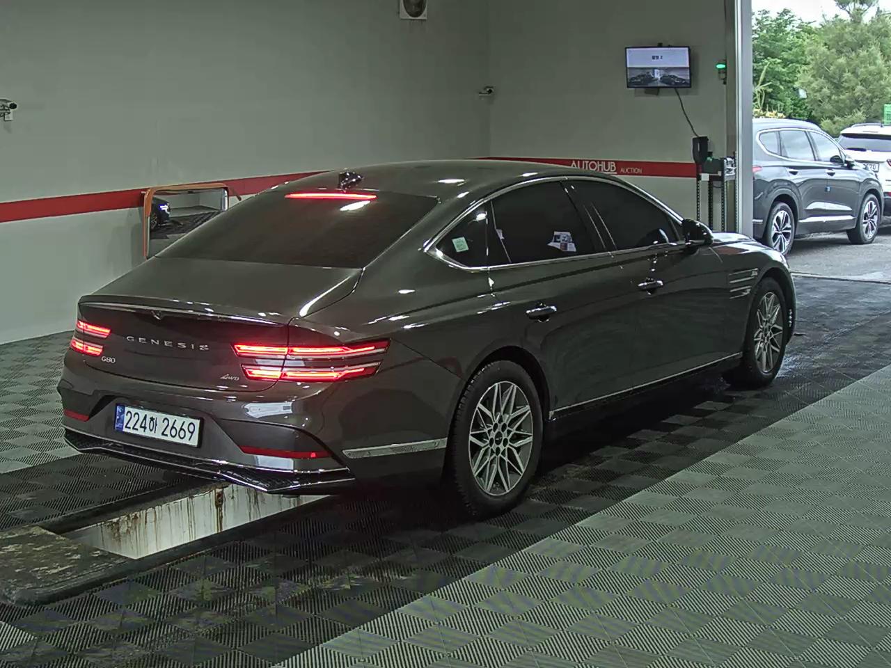 2025 - genesis g80