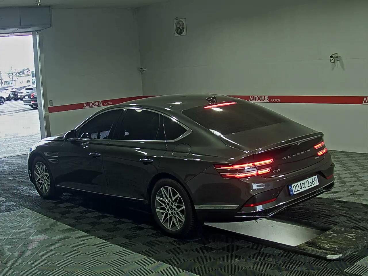 2025 - genesis g80
