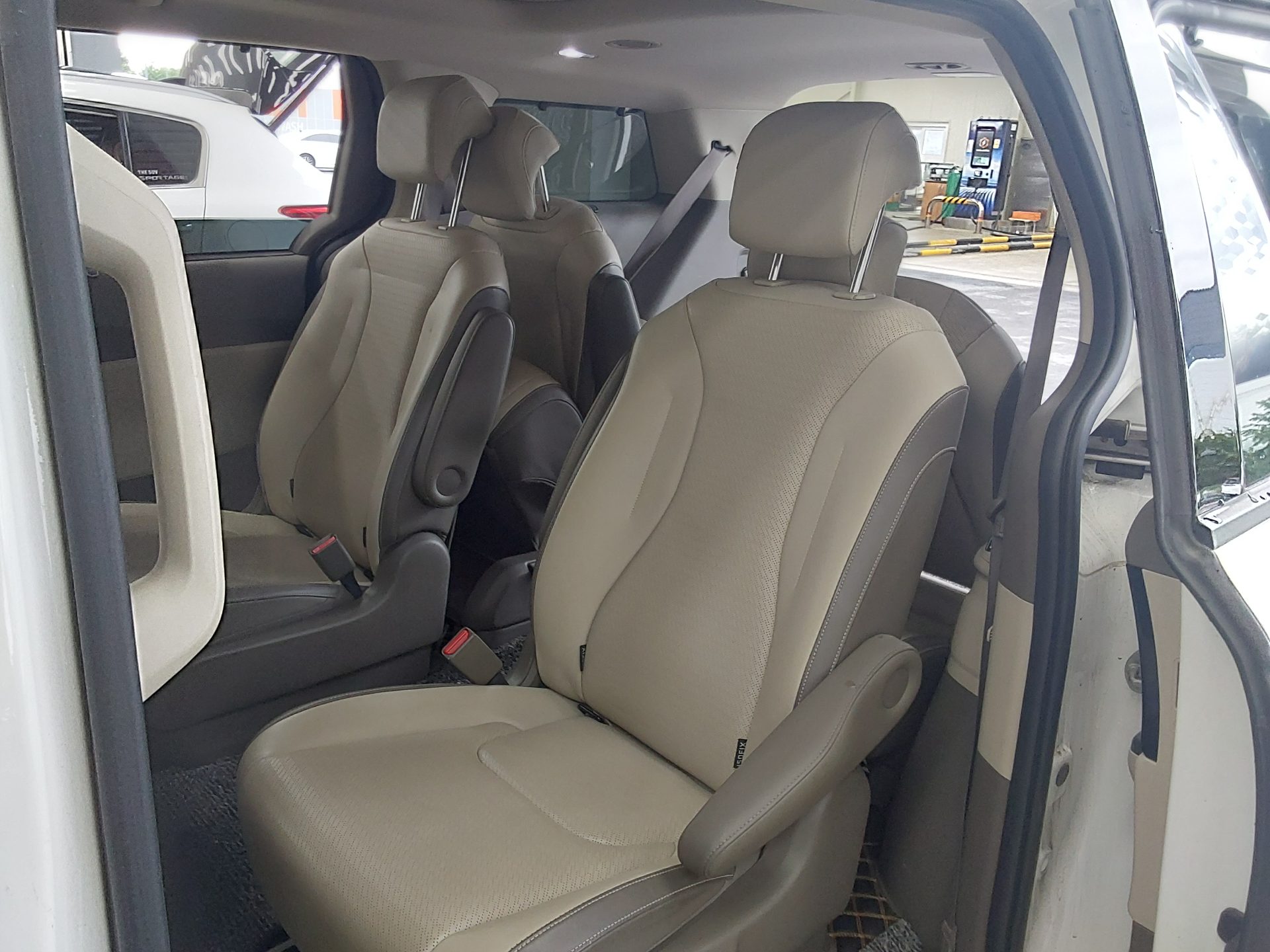 2021 - kia carnival