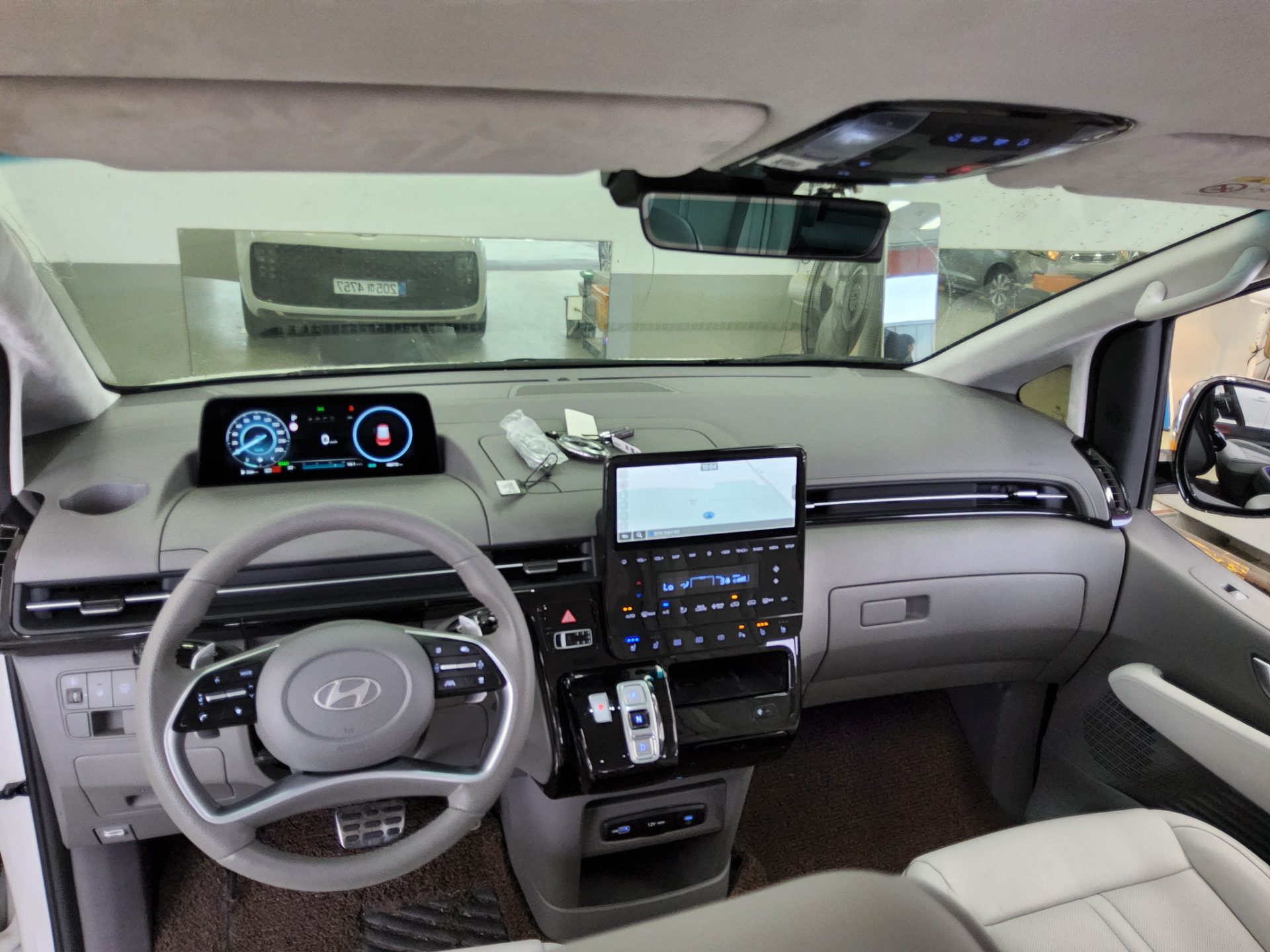 2025 - hyundai staria