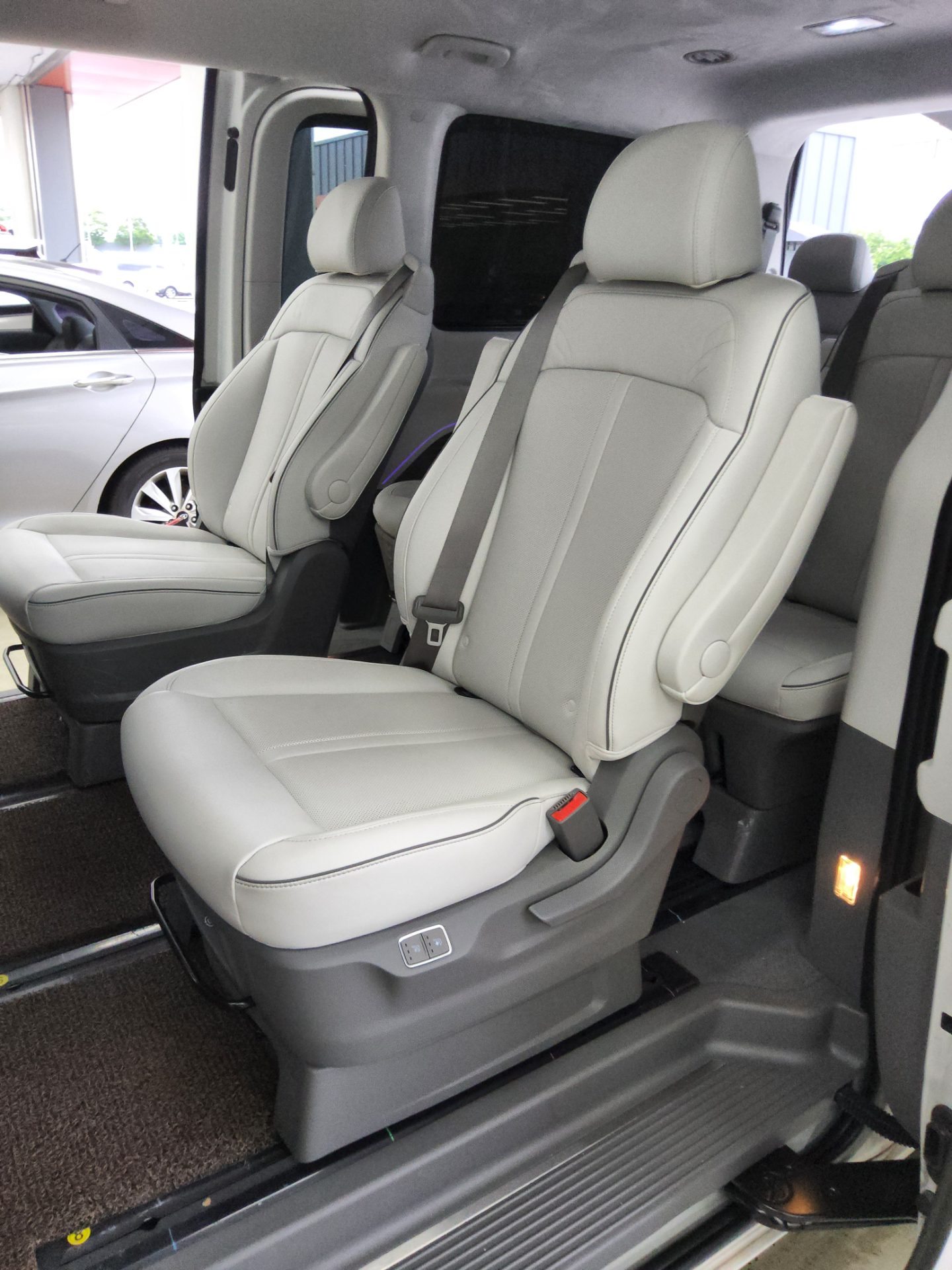 2025 - hyundai staria