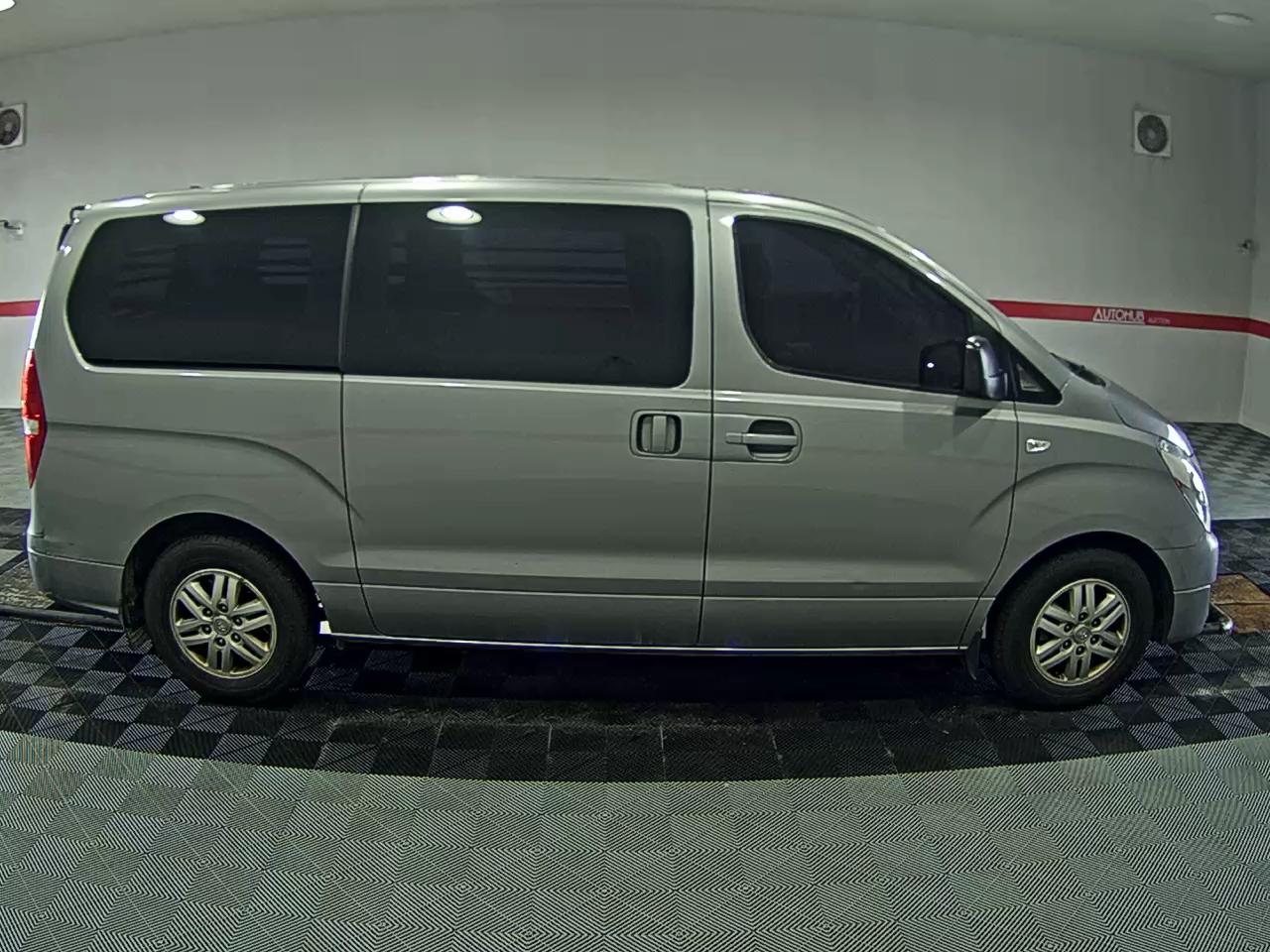 2018 - hyundai grand starex