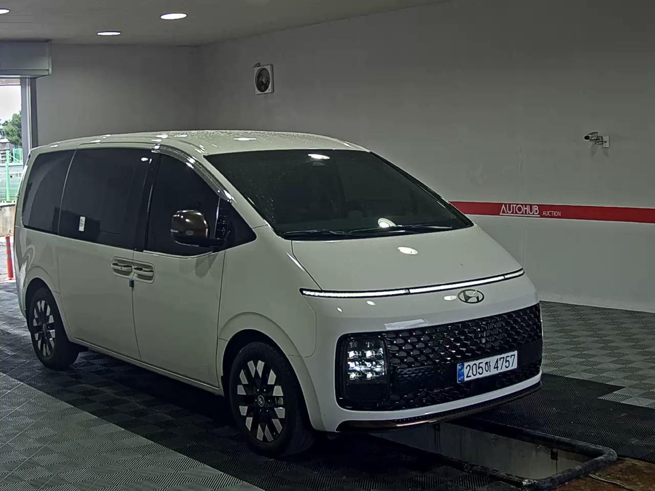 2025 - hyundai staria