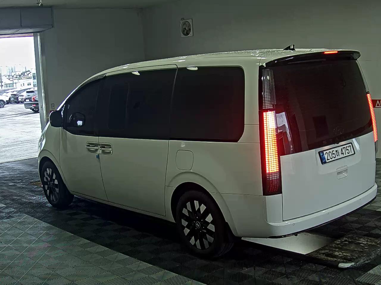 2025 - hyundai staria