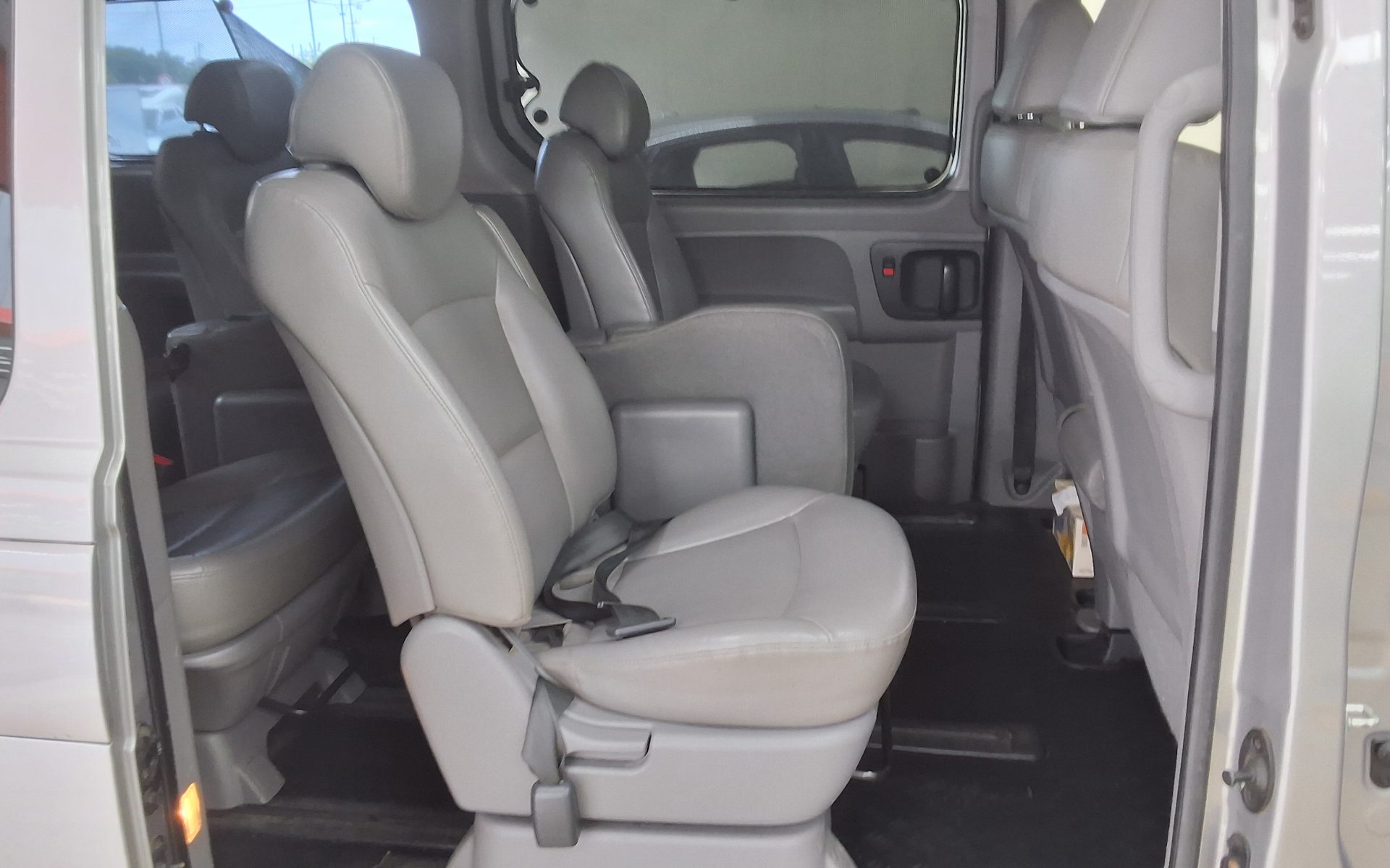 2018 - hyundai grand starex