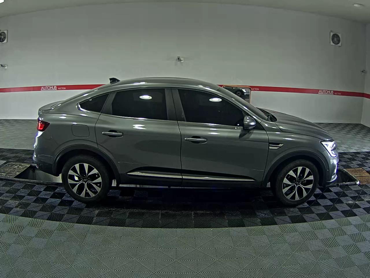 2023 - renault xm3