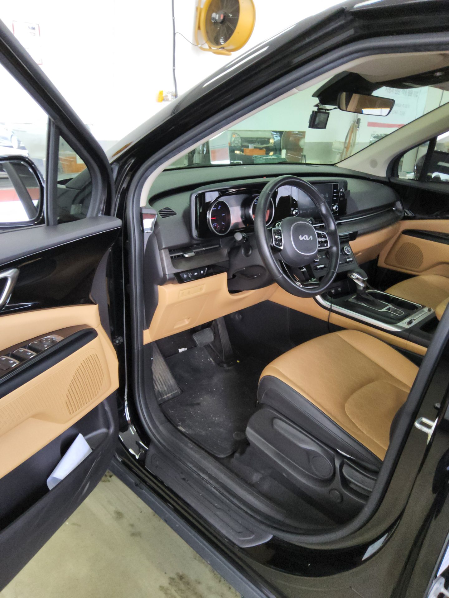 2022 - kia carnival