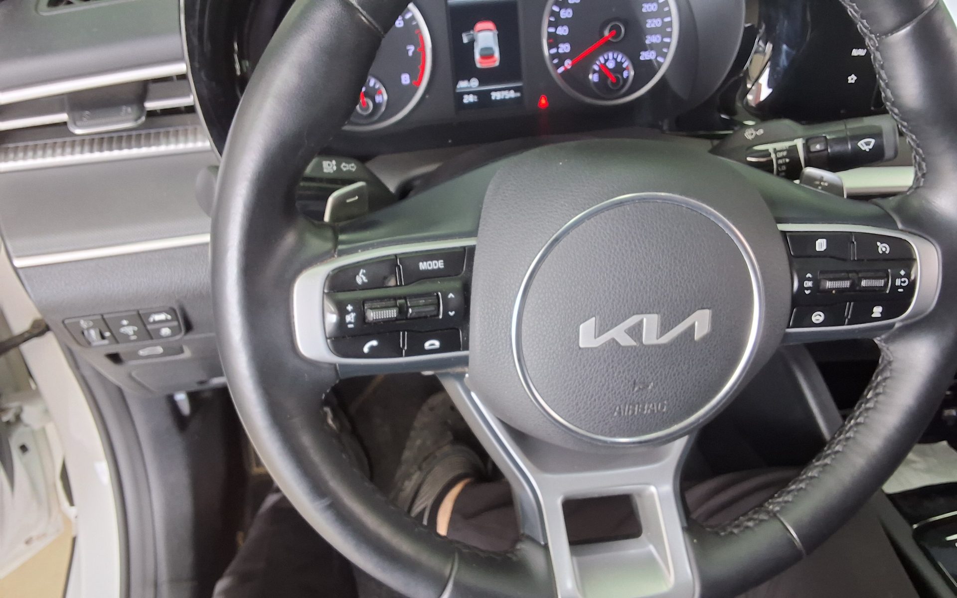 2022 - kia k5