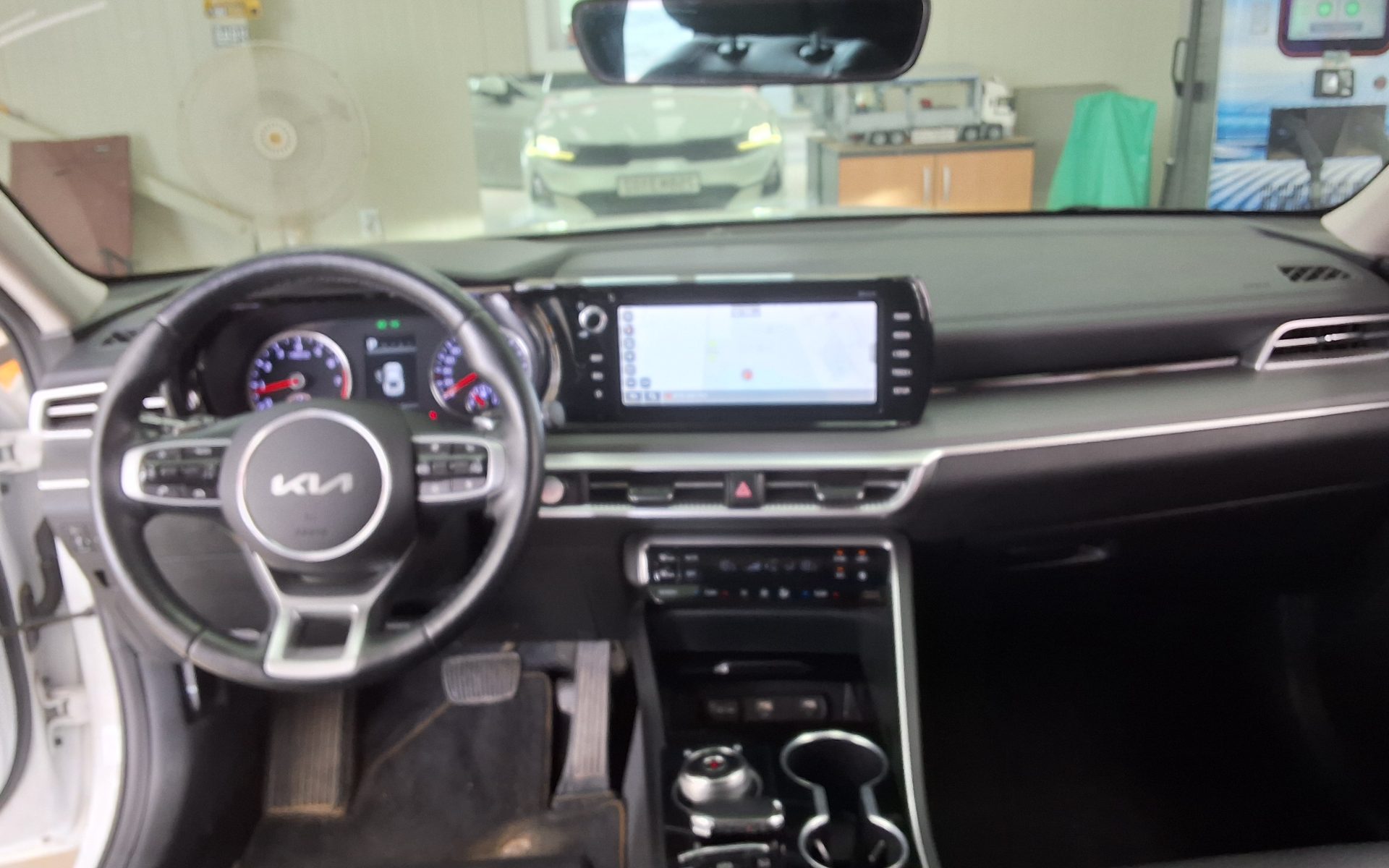 2022 - kia k5