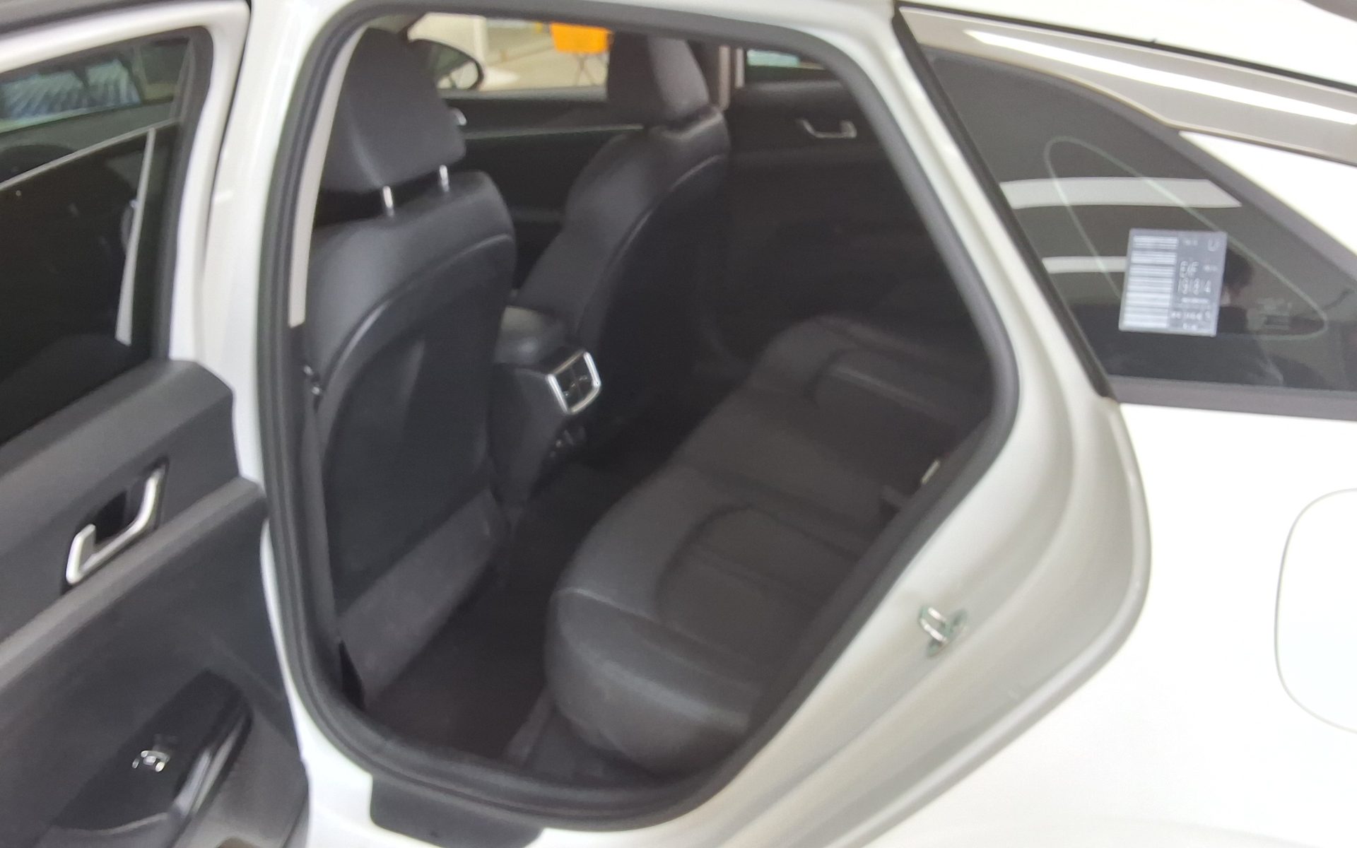2022 - kia k5