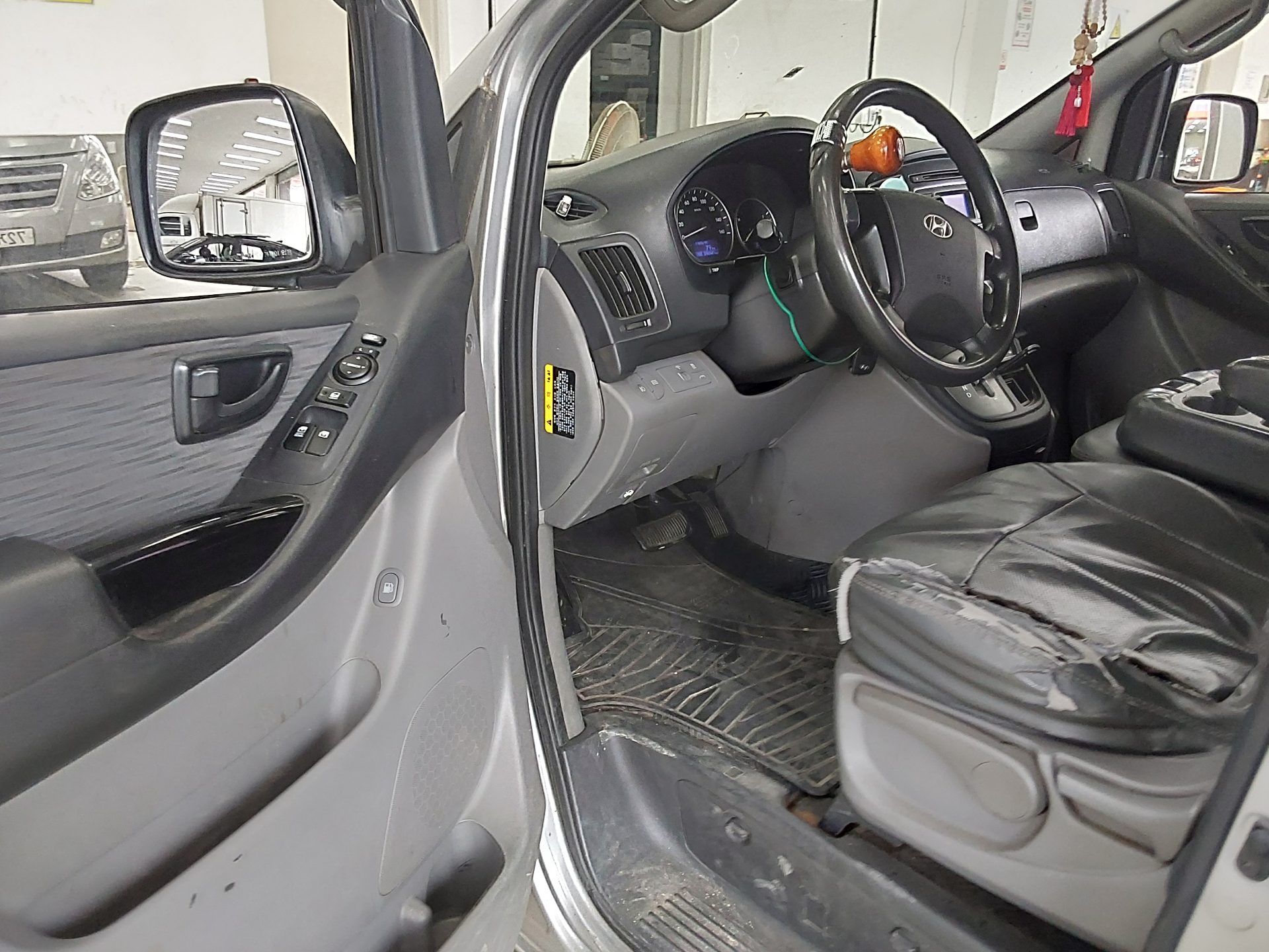 2016 - hyundai grand starex