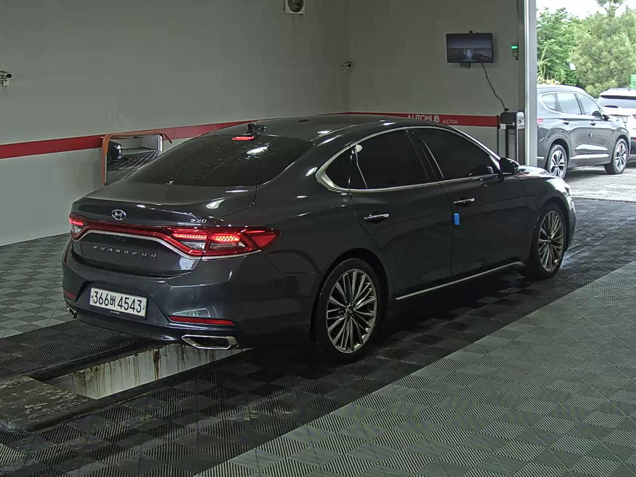 2018 - hyundai grandeur