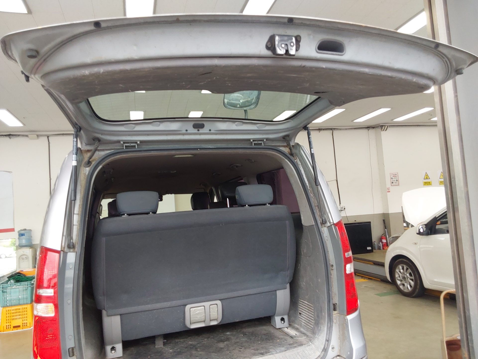 2016 - hyundai grand starex