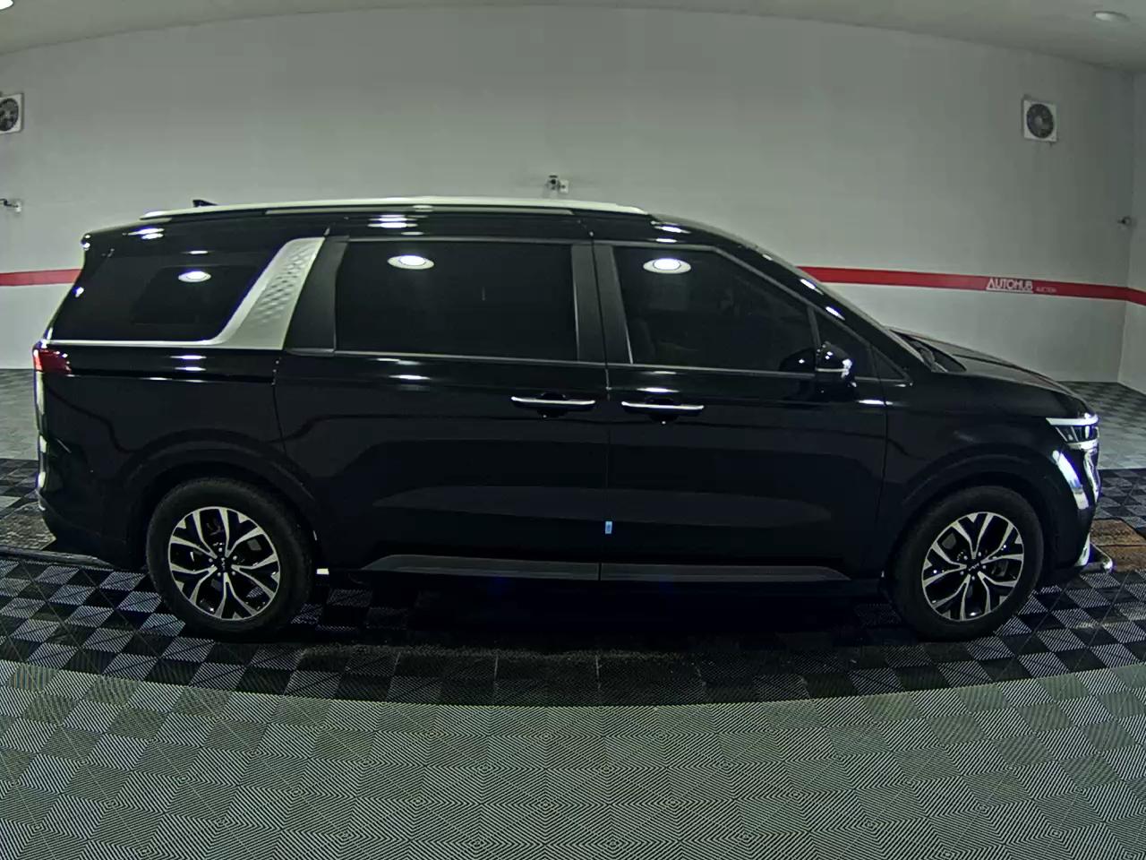 2022 - kia carnival