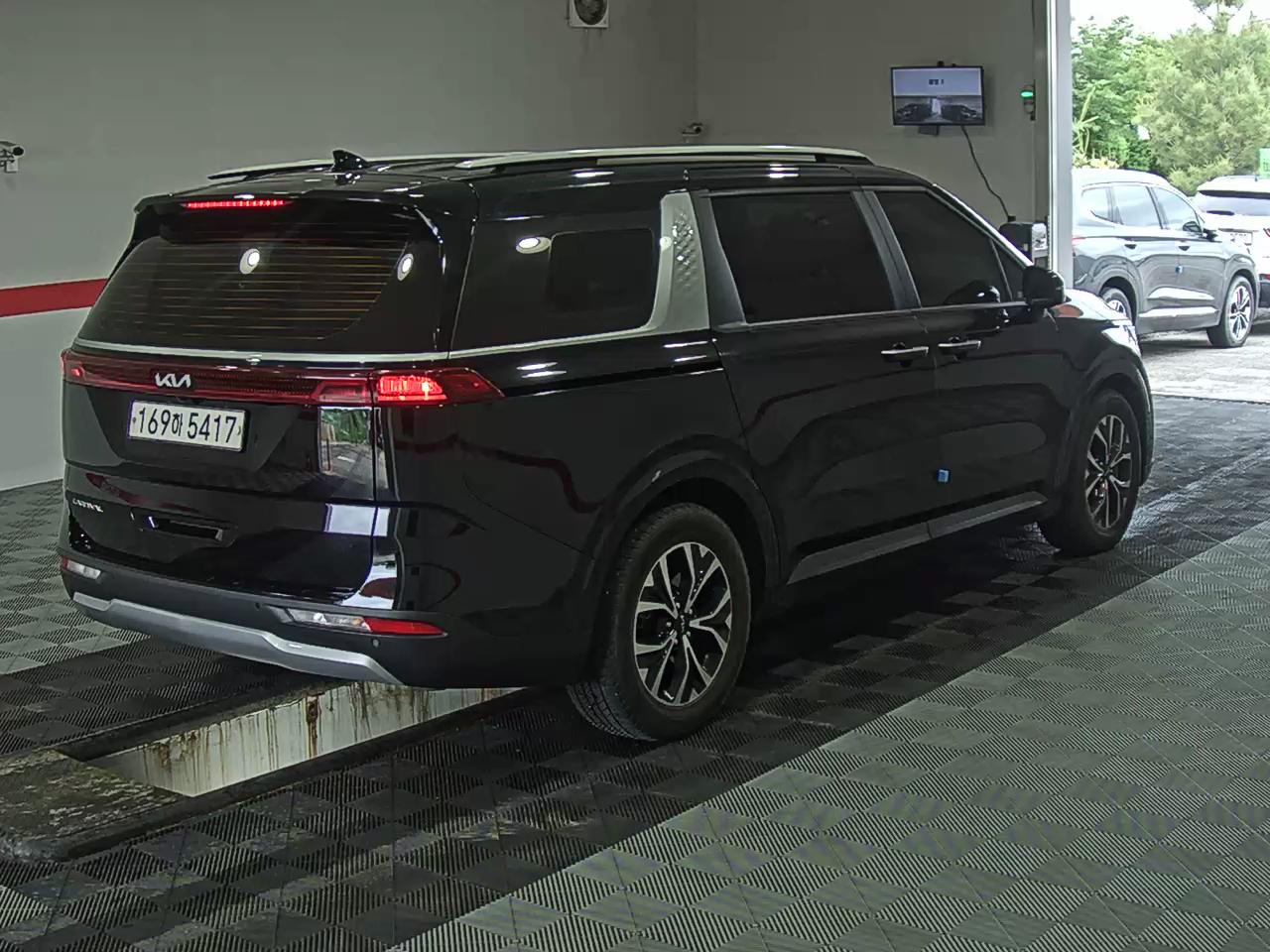 2022 - kia carnival