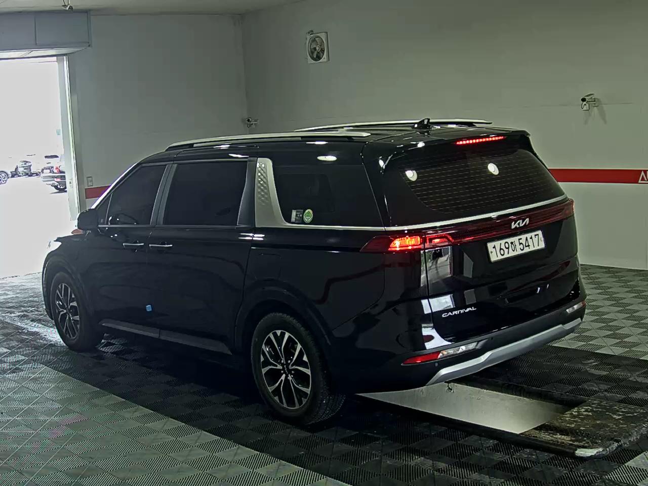2022 - kia carnival