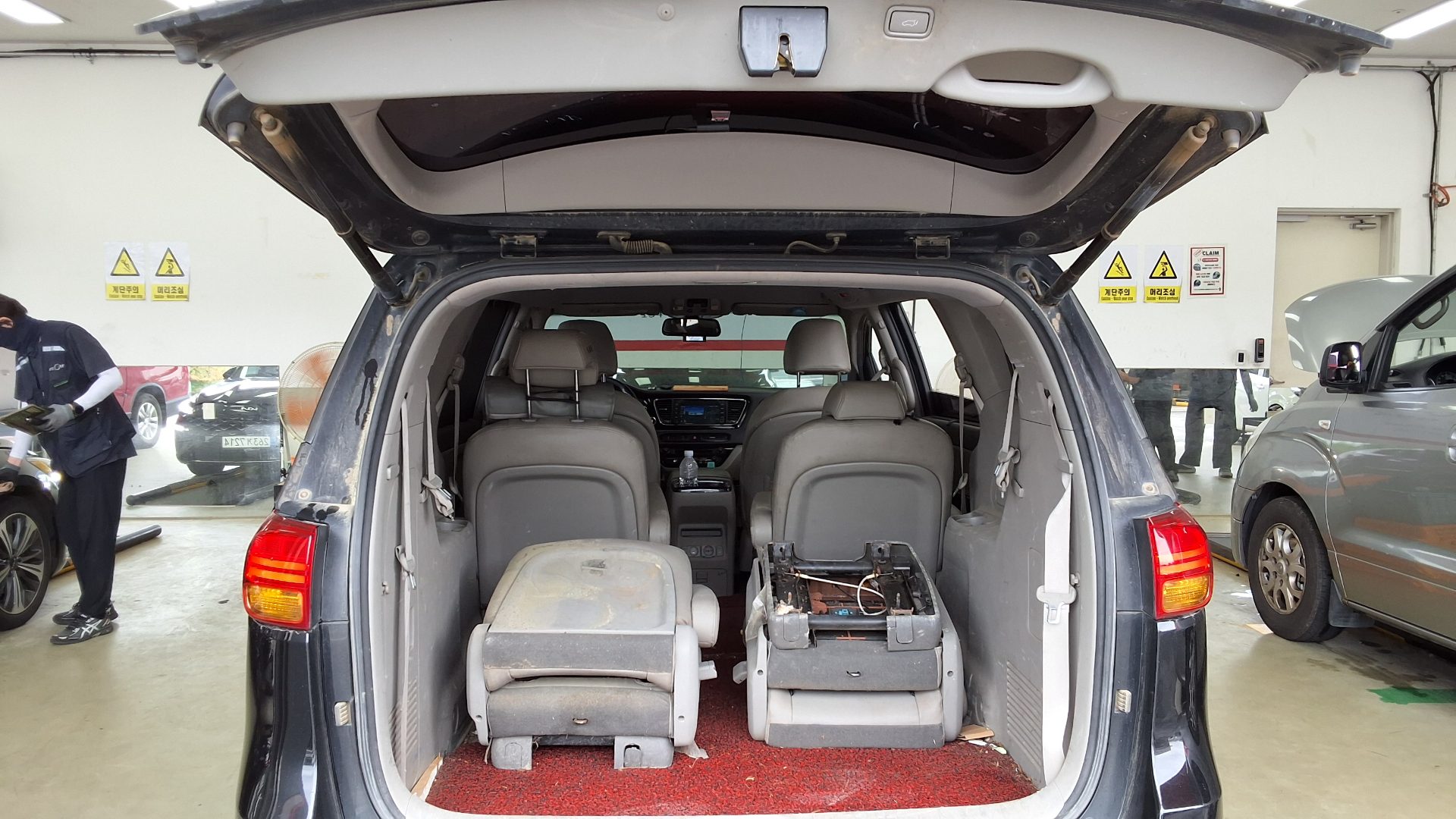 2017 - kia carnival