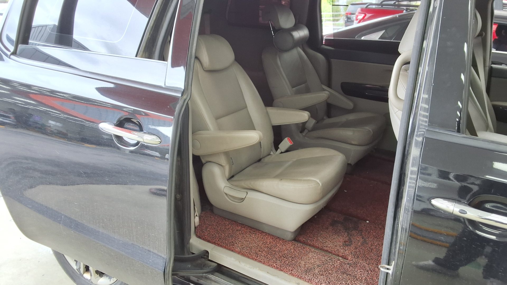 2017 - kia carnival