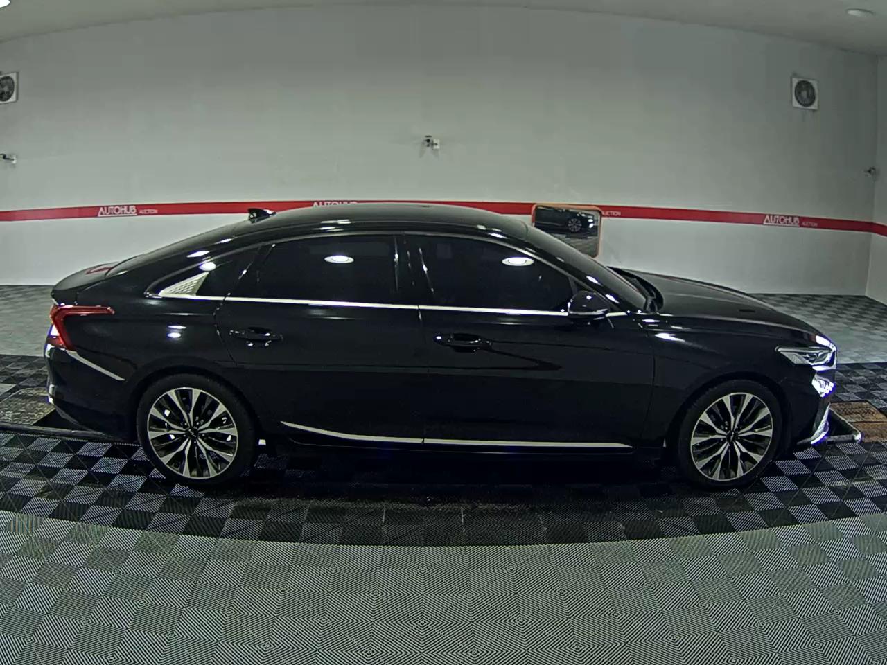 2022 - kia k8