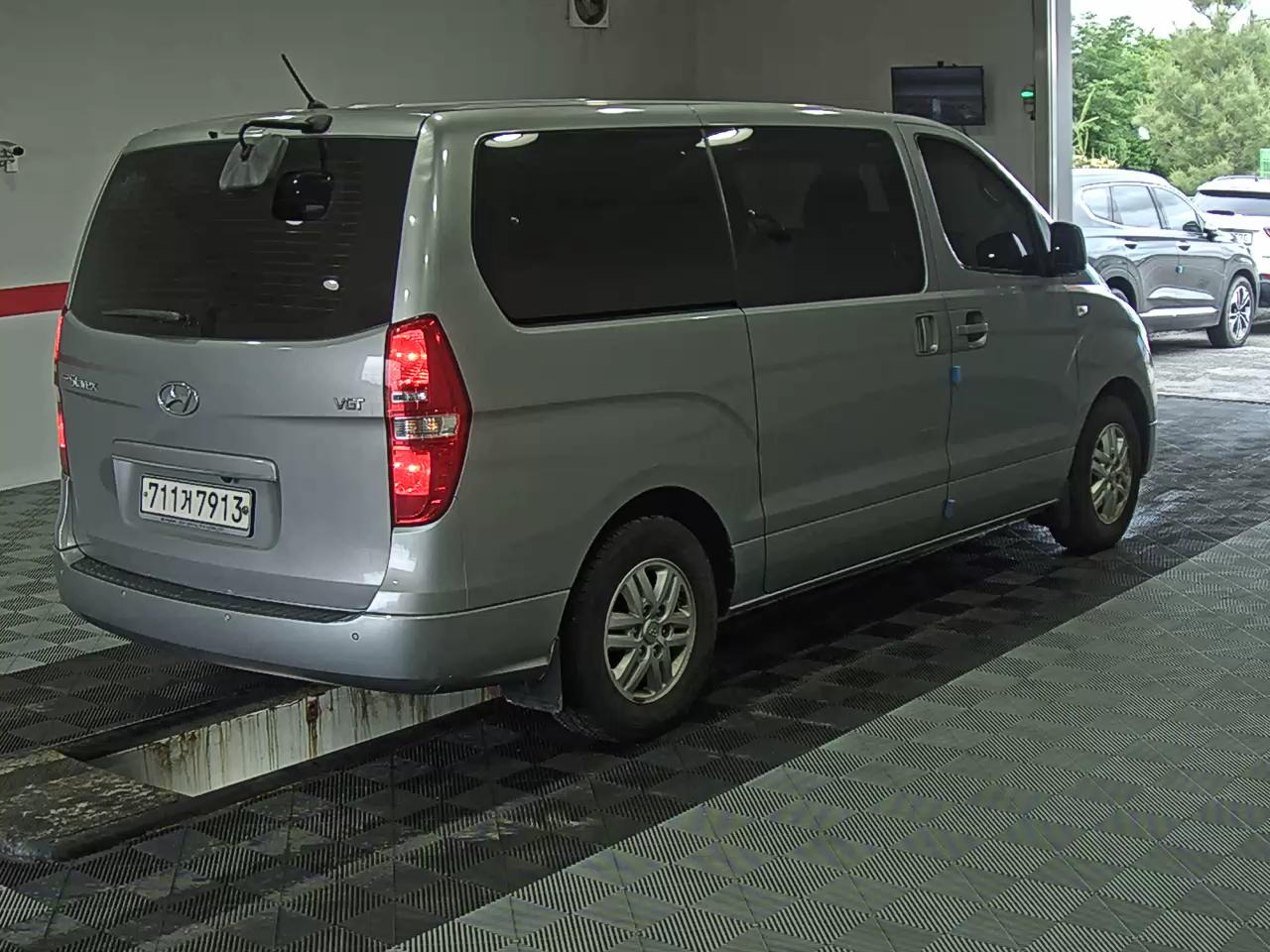 2018 - hyundai grand starex