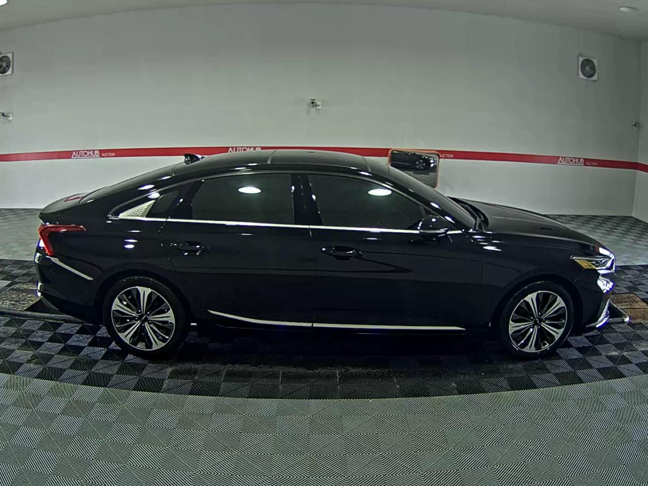 2022 - kia k8