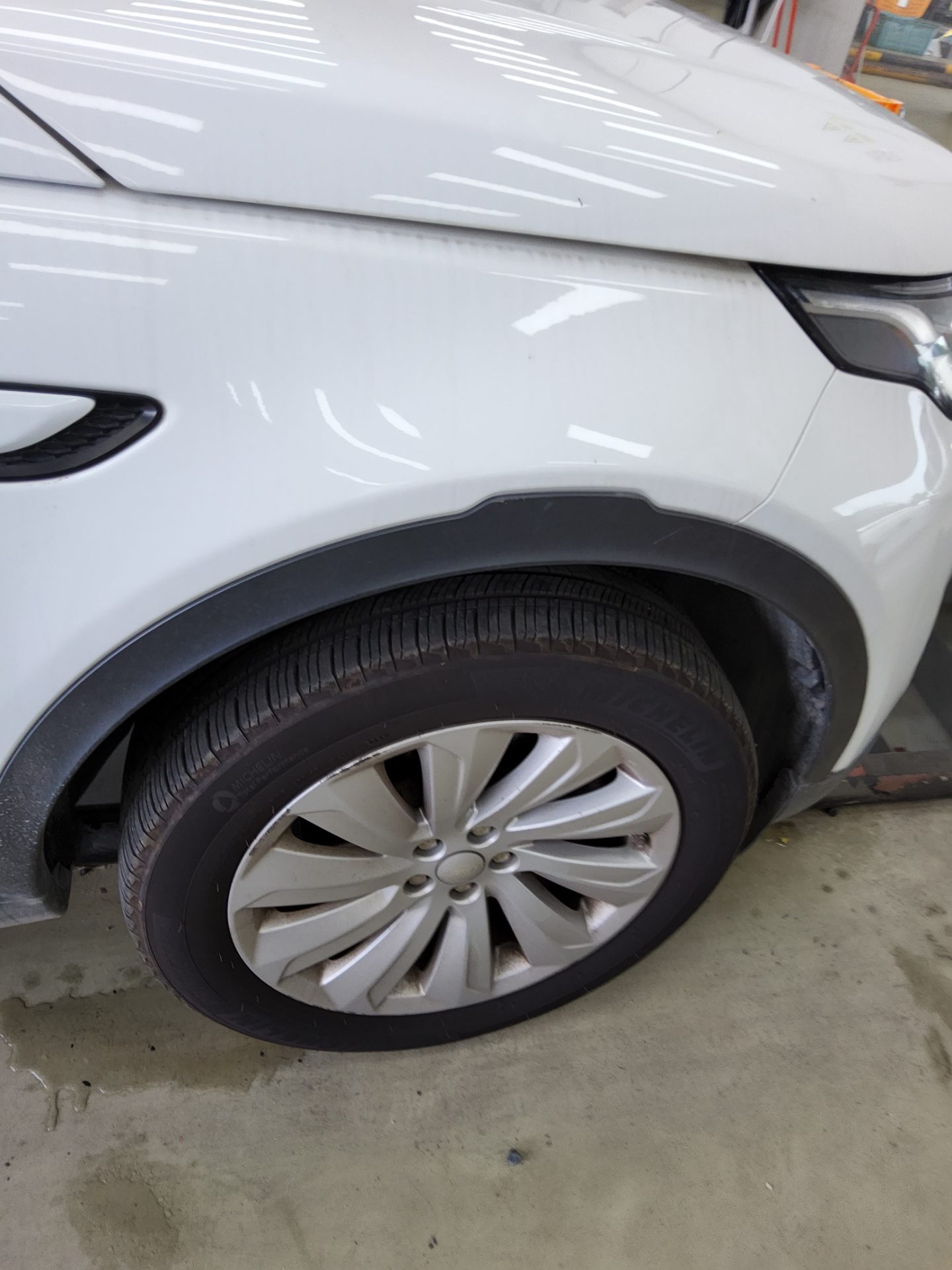 2020 - land rover discovery