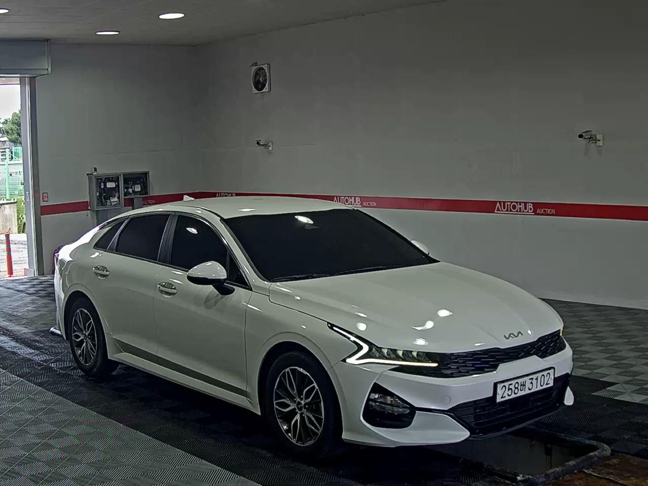 2022 - kia k5