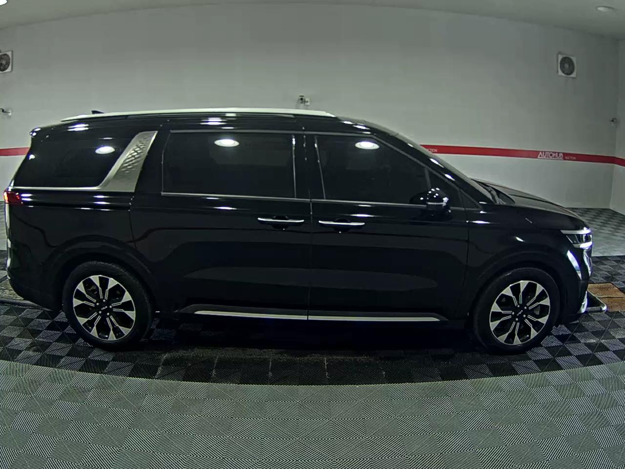 2023 - kia carnival