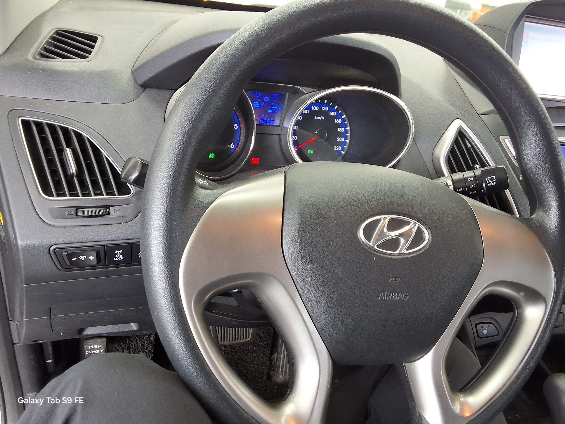 2012 - hyundai tucson