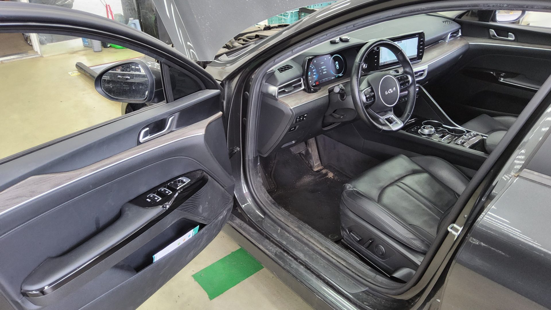 2022 - kia k5