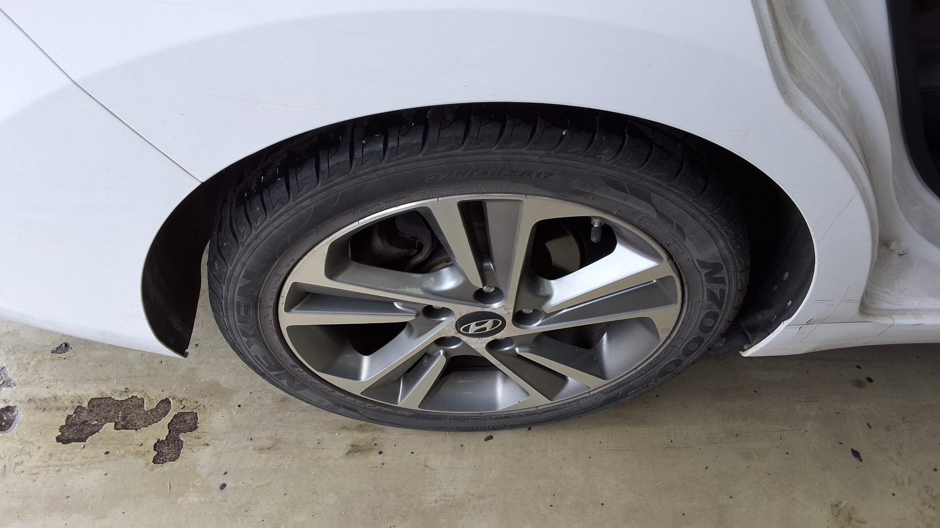2018 - hyundai avante