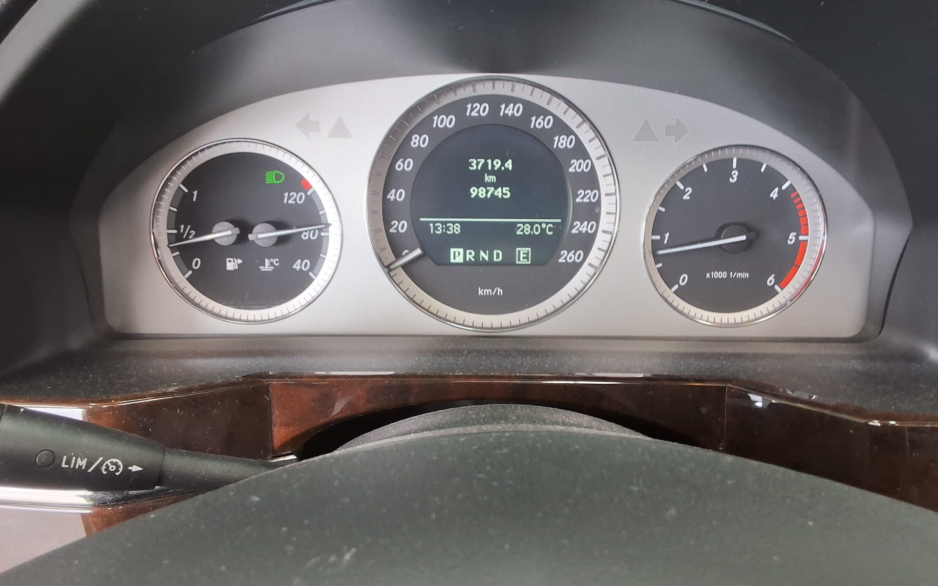 2011 - mercedes-benz glk220