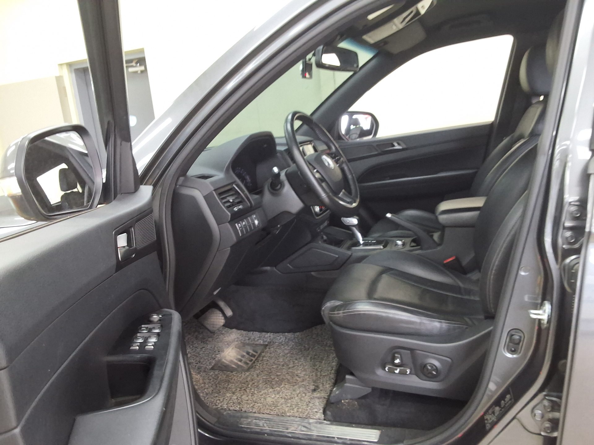 2020 - ssangyong rexton