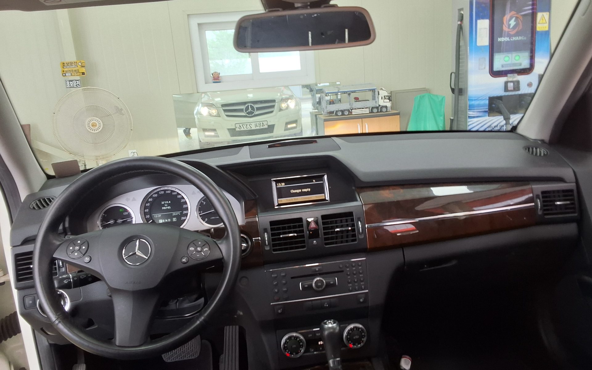 2011 - mercedes-benz glk220