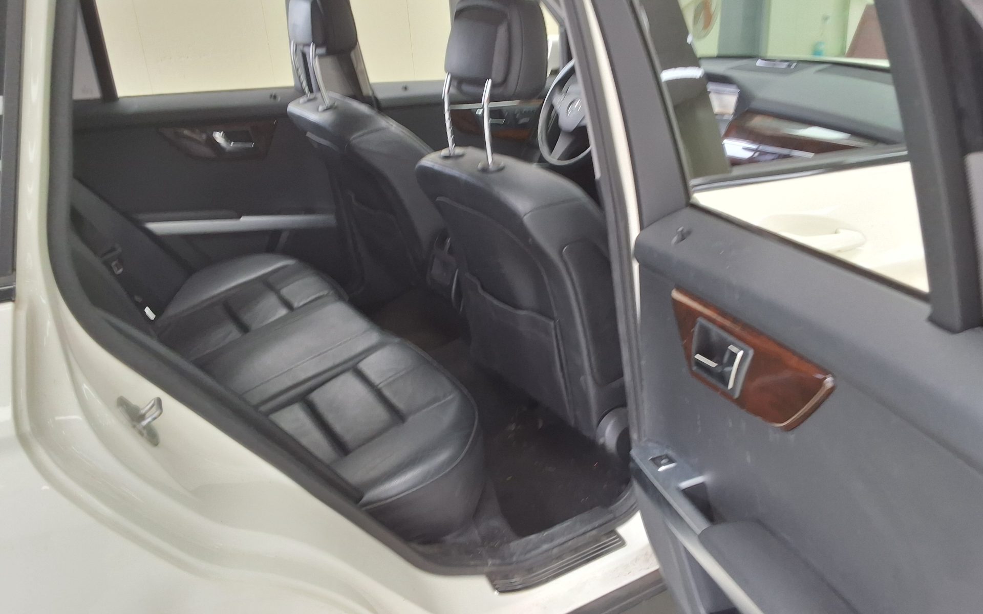 2011 - mercedes-benz glk220