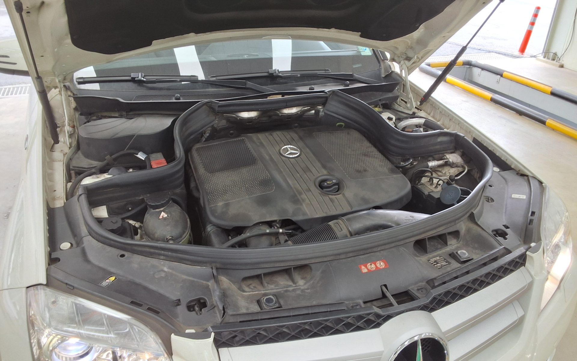 2011 - mercedes-benz glk220