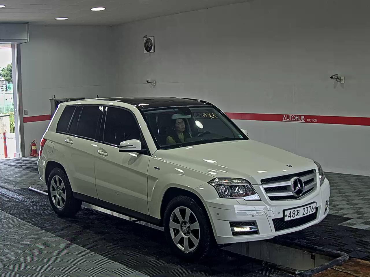 2011 - mercedes-benz glk220