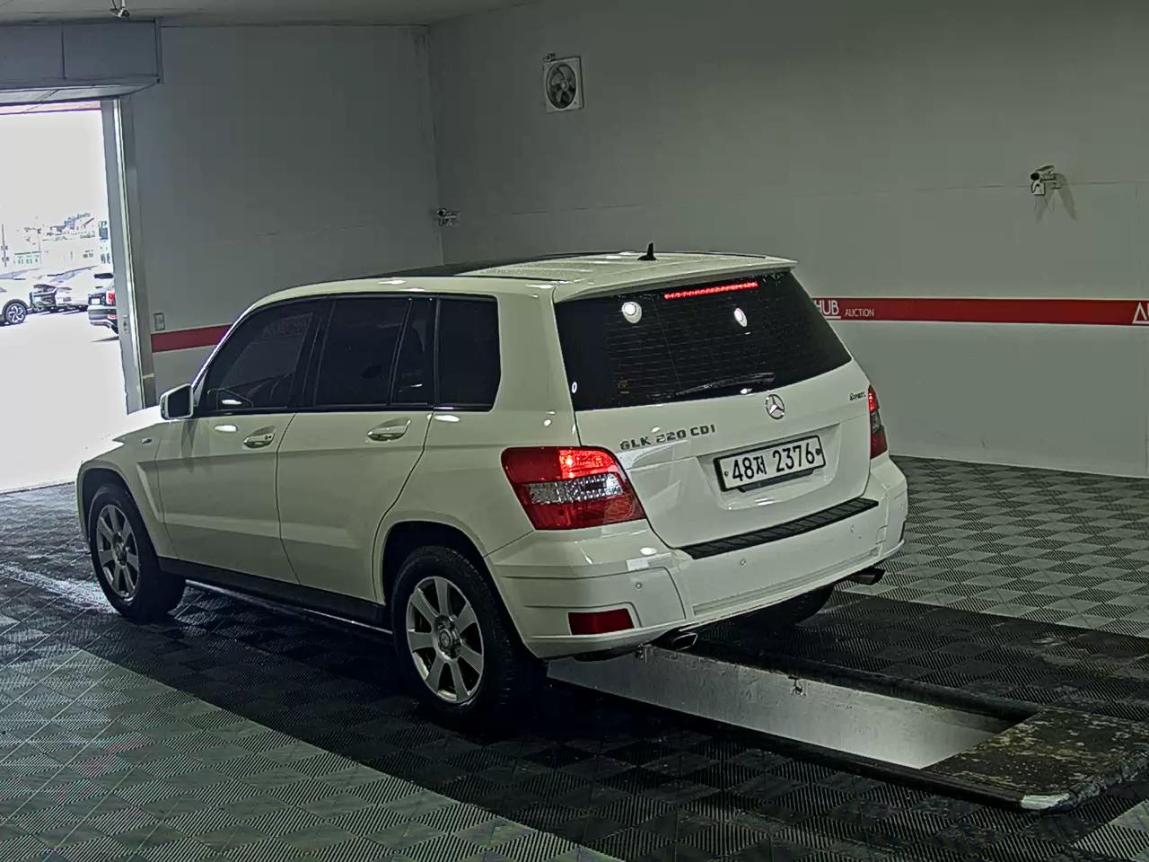 2011 - mercedes-benz glk220