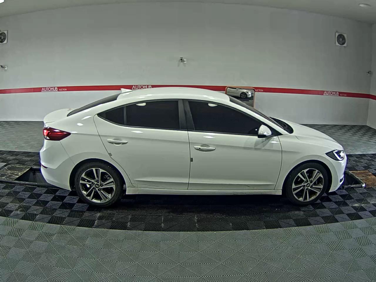2018 - hyundai avante