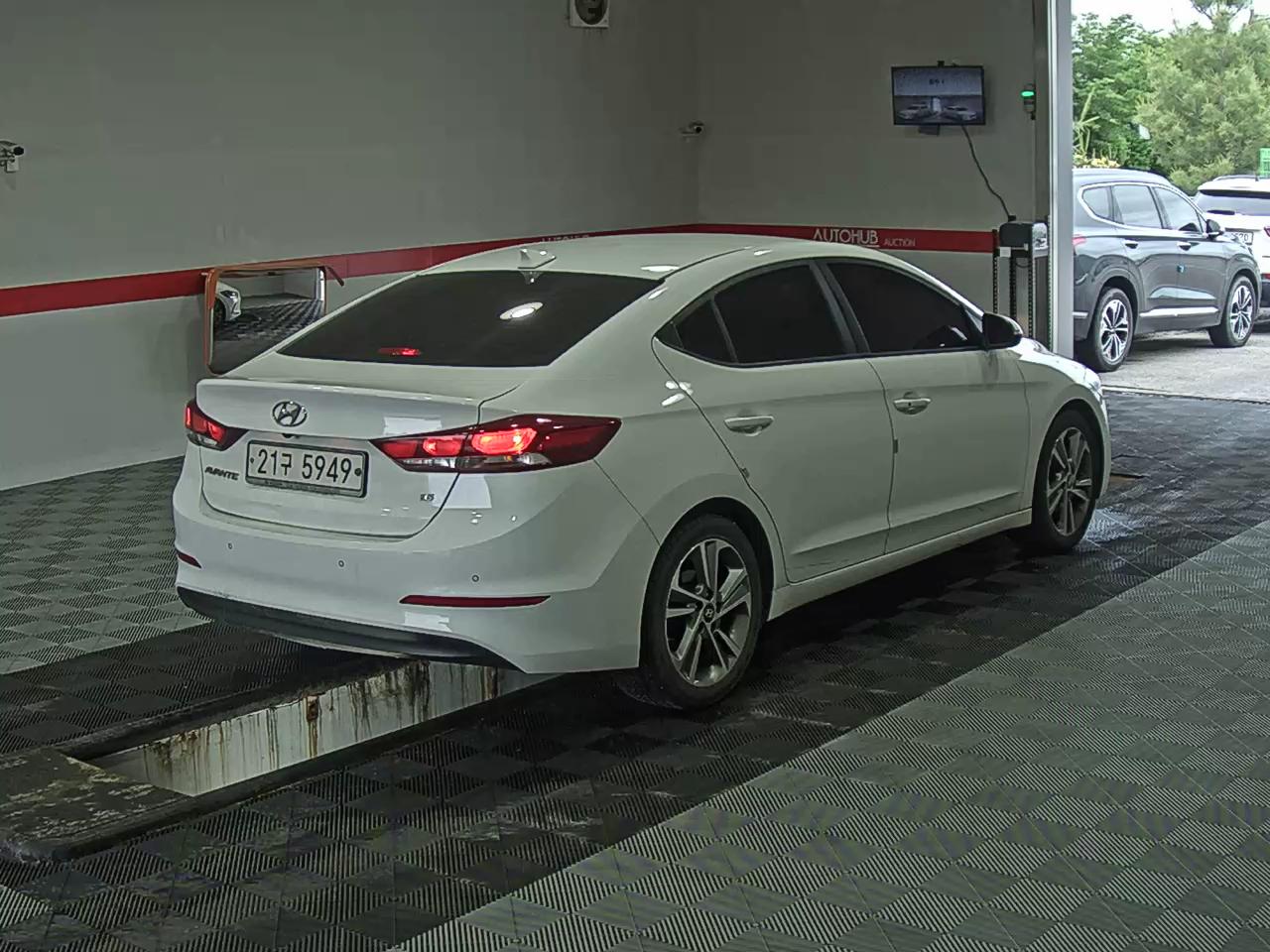 2018 - hyundai avante