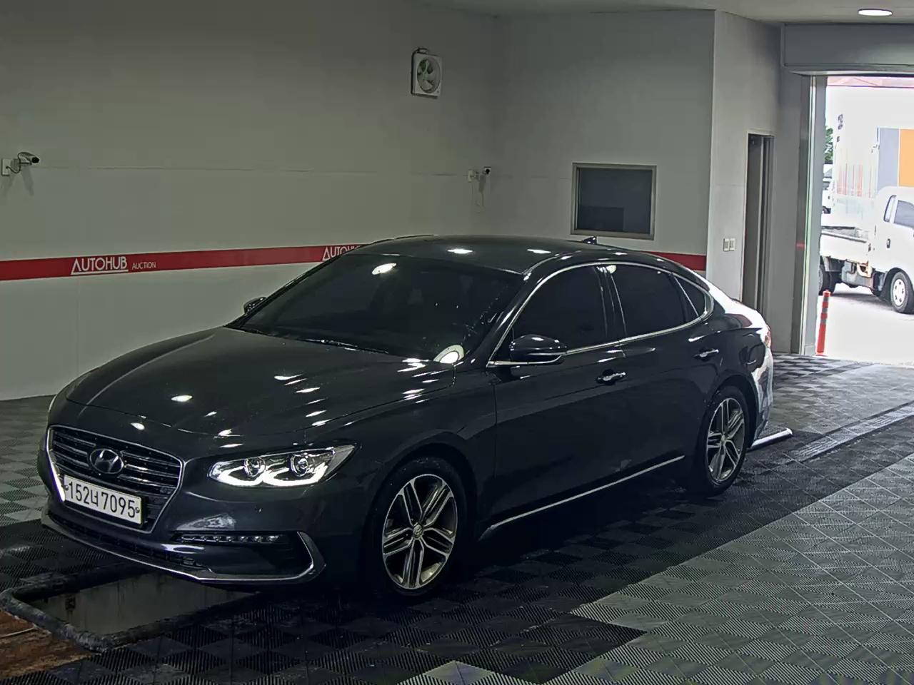 HYUNDAI GRANDEUR GDi