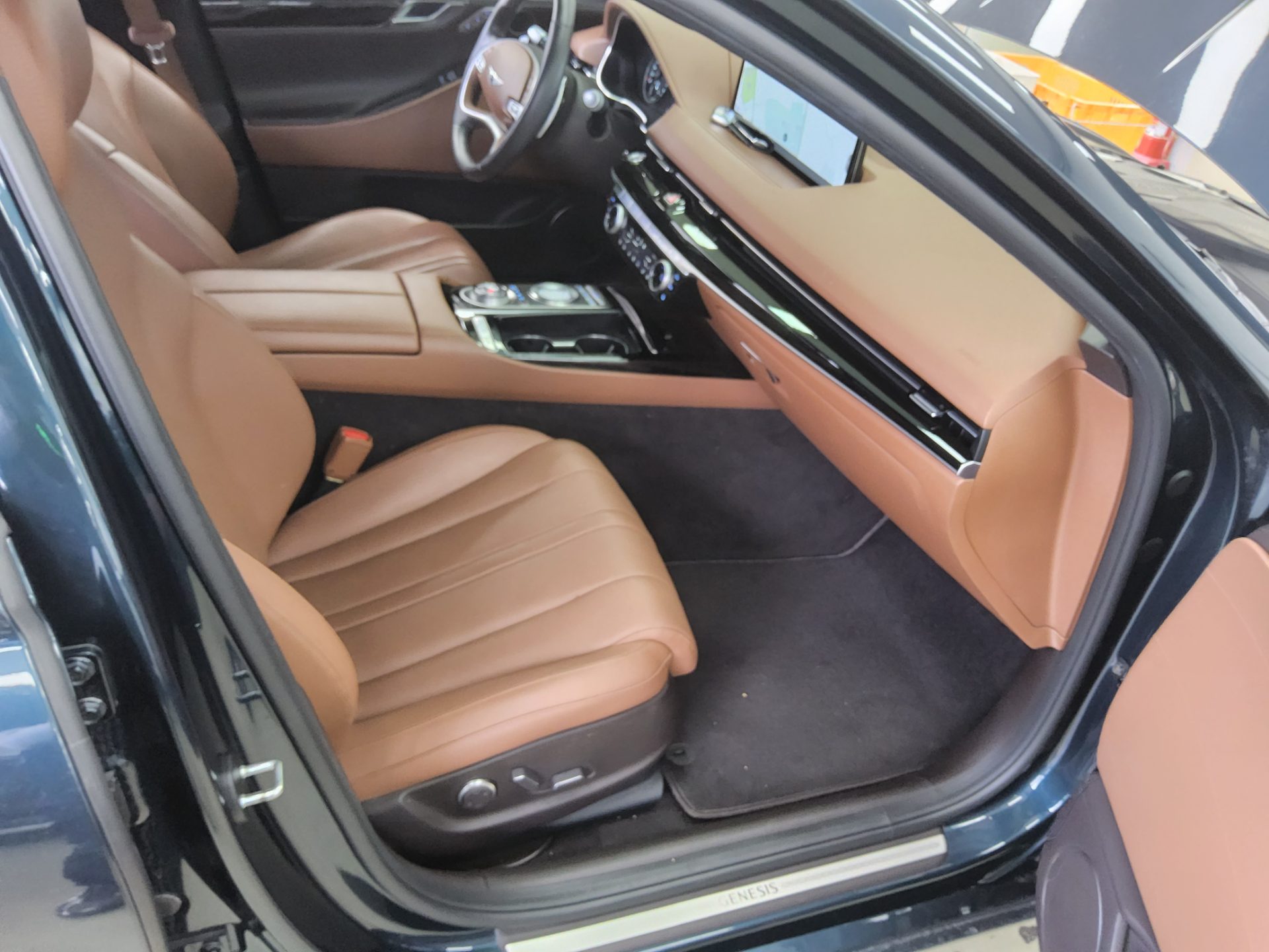 2022 - genesis g80