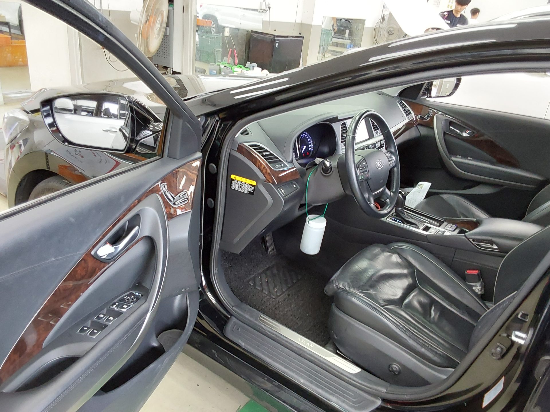 2015 - hyundai aslan